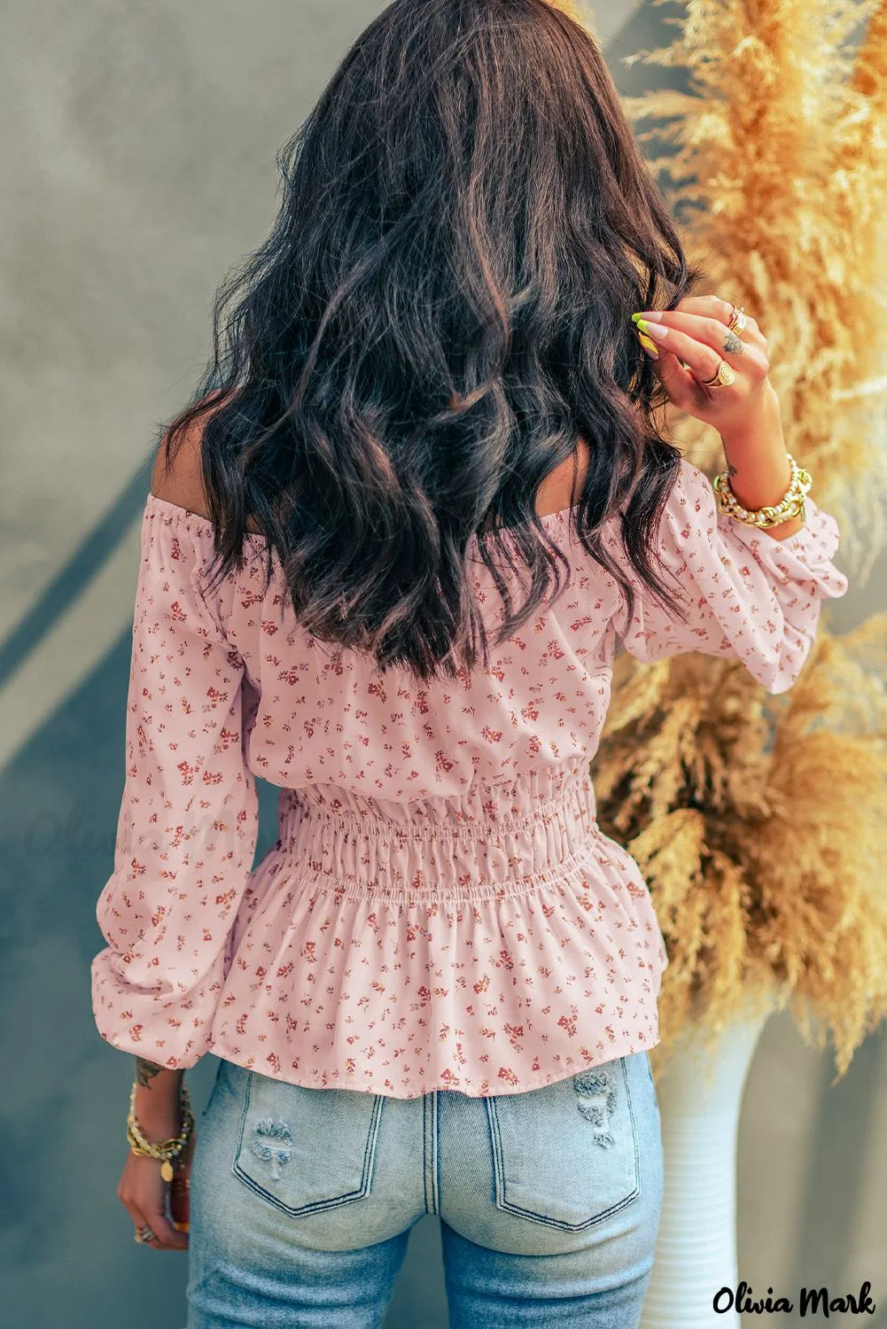 Deanwangkt - Pink blouse with peplum and smocked waist with flowers and bare shoulders