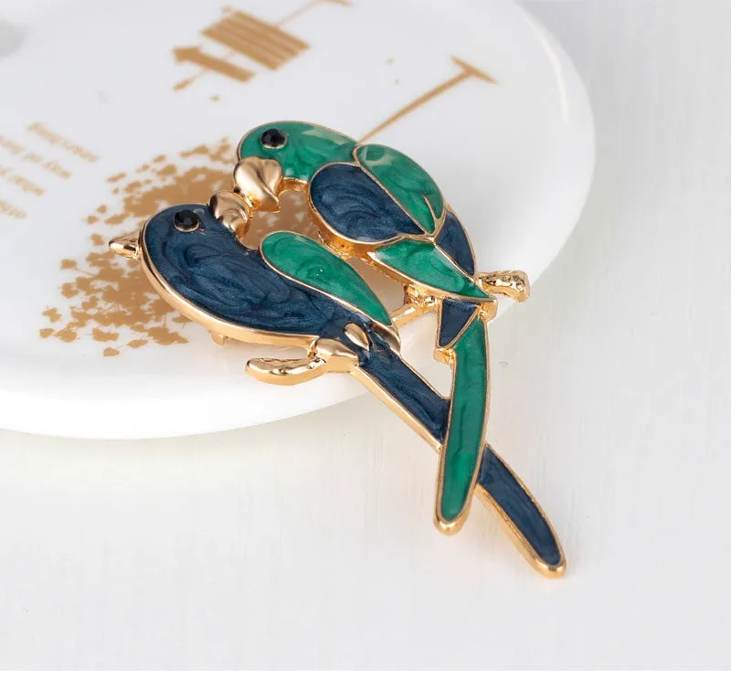 SB157 - Parrot brooch